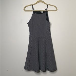 H&M size 8 black/white dress
